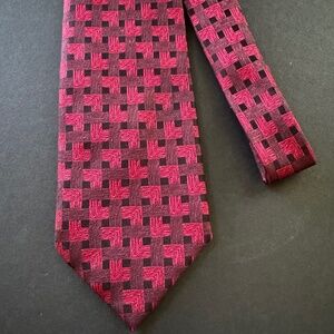 Kenneth Cole New York Mens Neck Tie 100% Silk Hand Made Red Geometric